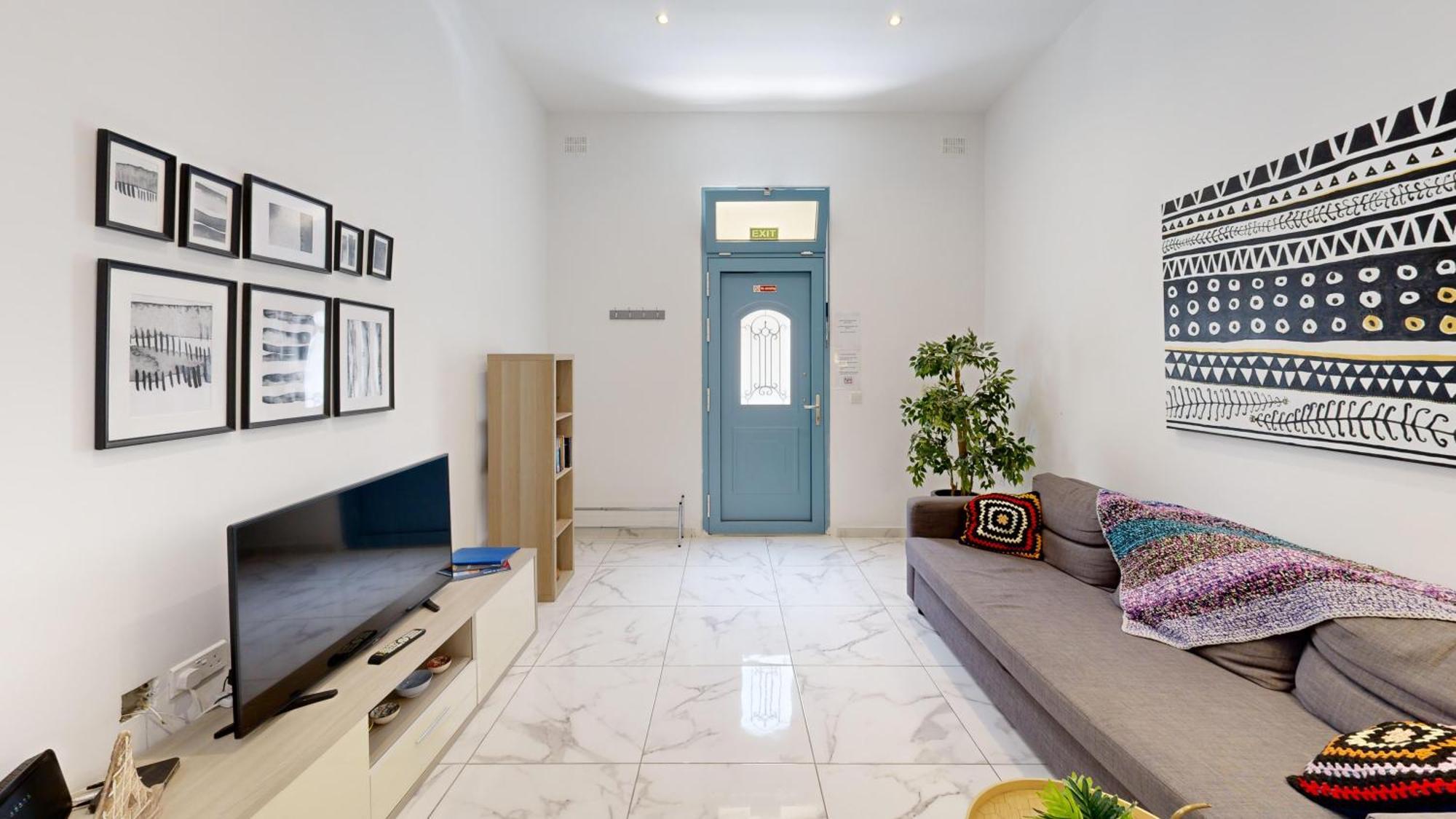 Cosy Seaside Steps Away From The Sea Apartment