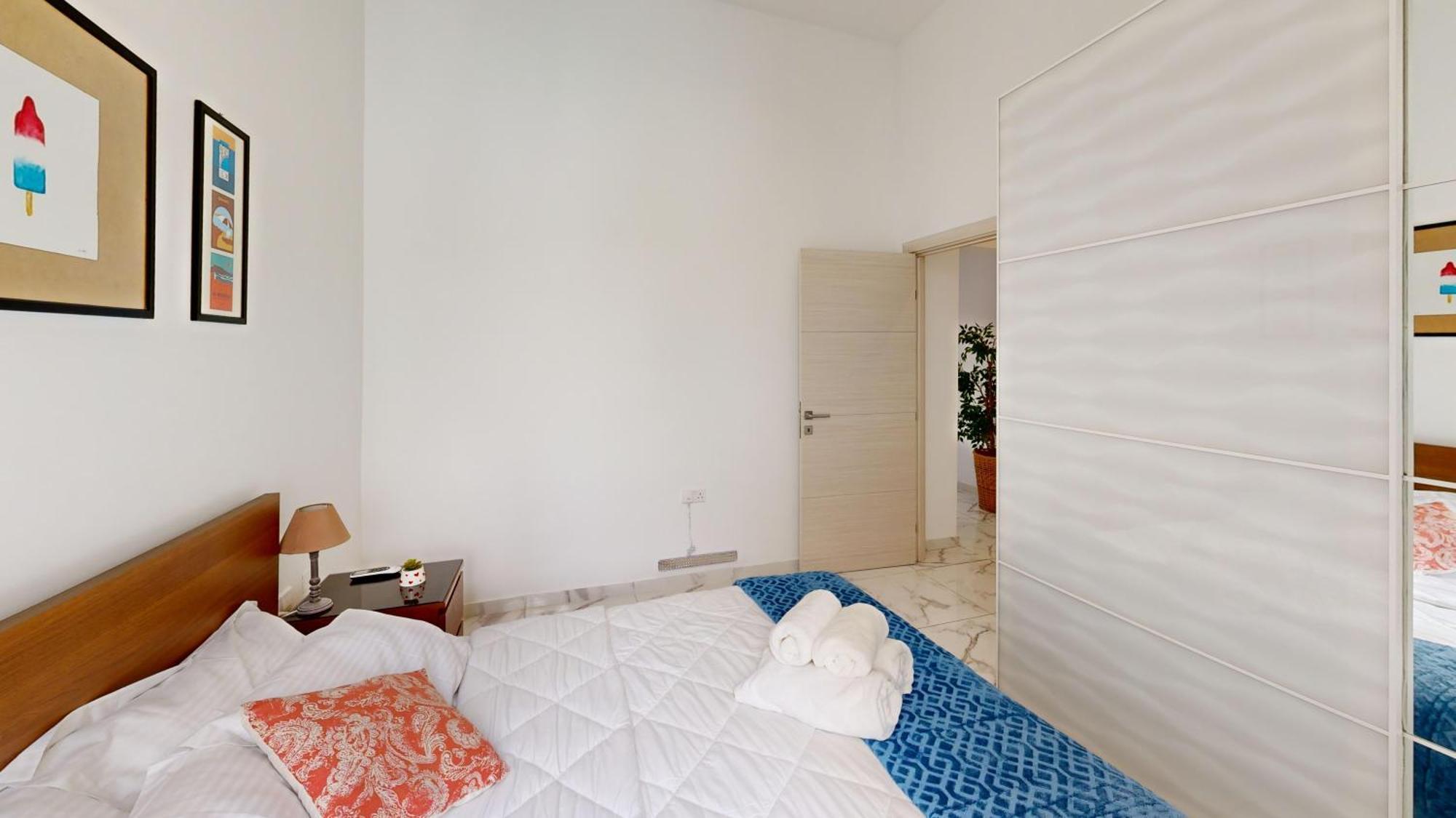 Cosy Seaside Steps Away From The Sea Apartment Gzira