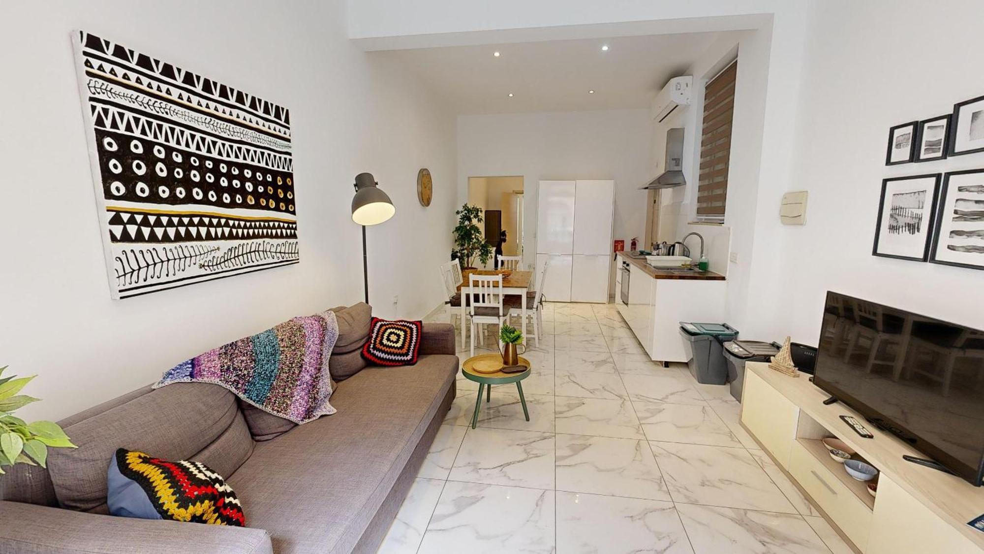 Cosy Seaside Steps Away From The Sea * Gzira