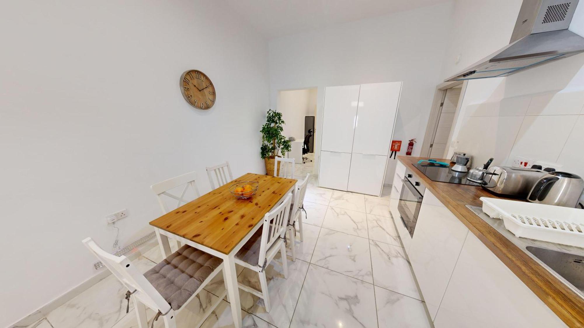 Cosy Seaside Steps Away From The Sea Appartement Gzira